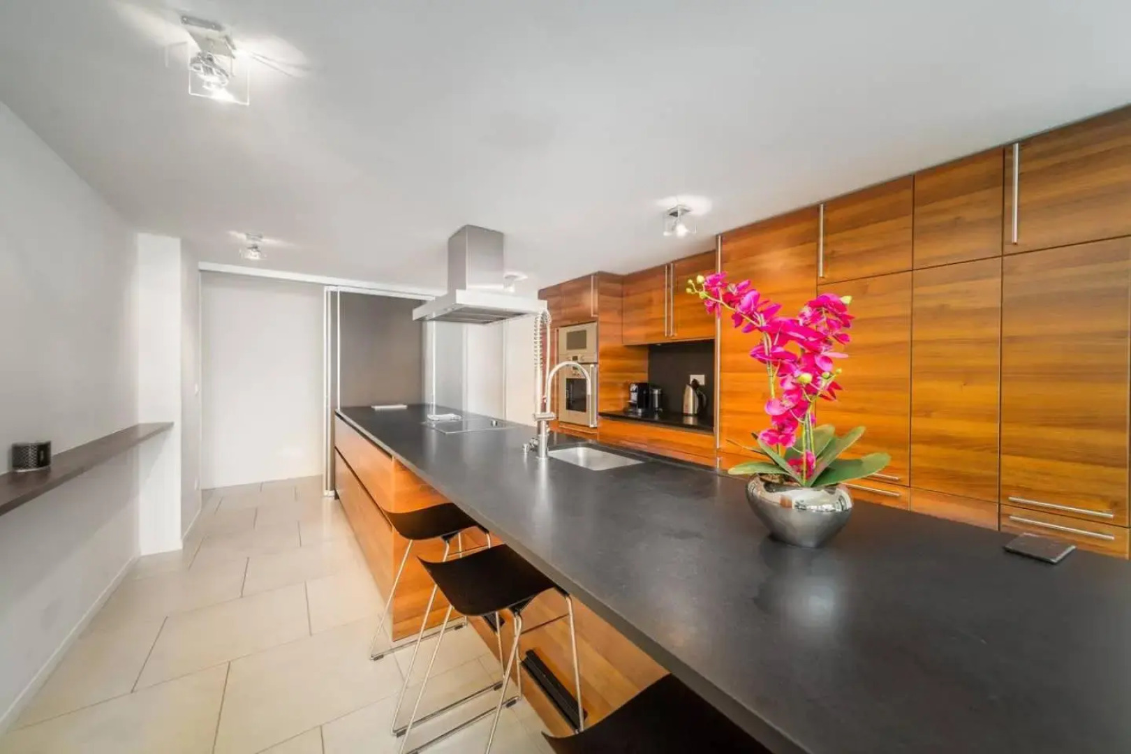 Luxury Apartment Lake View & Center of Montreux by GuestLee