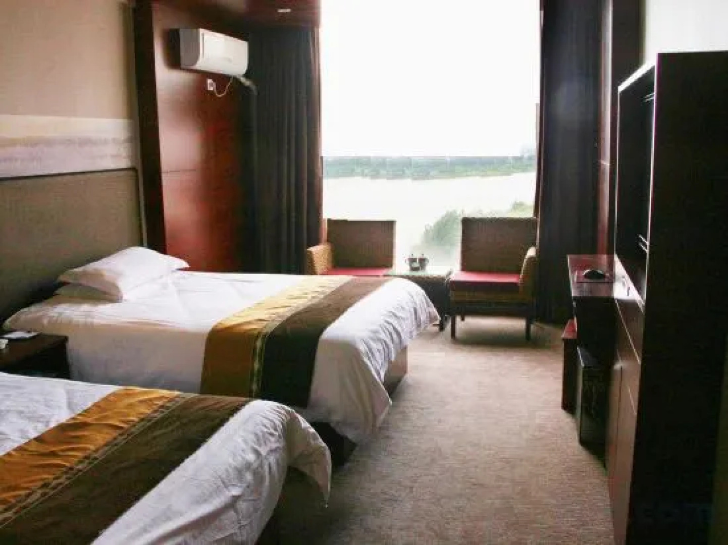 Yijing Business Hotel