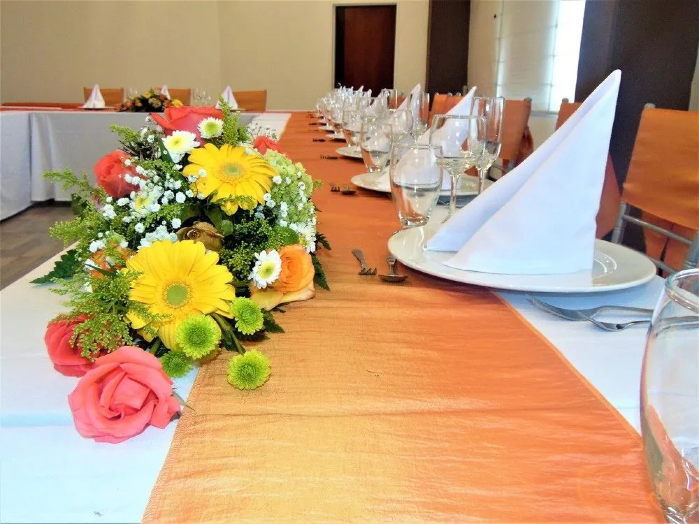 Hotel Hunza Y Centro De Convenciones