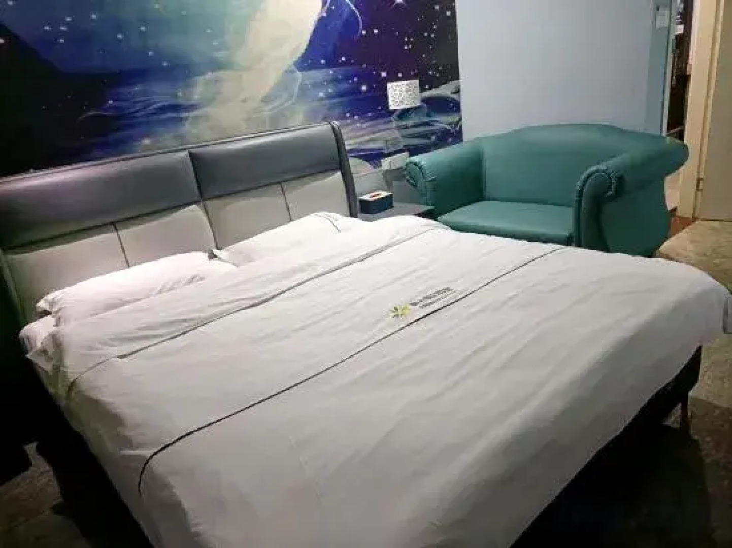 Wuwei E-sports Sunshine Holiday Hotel