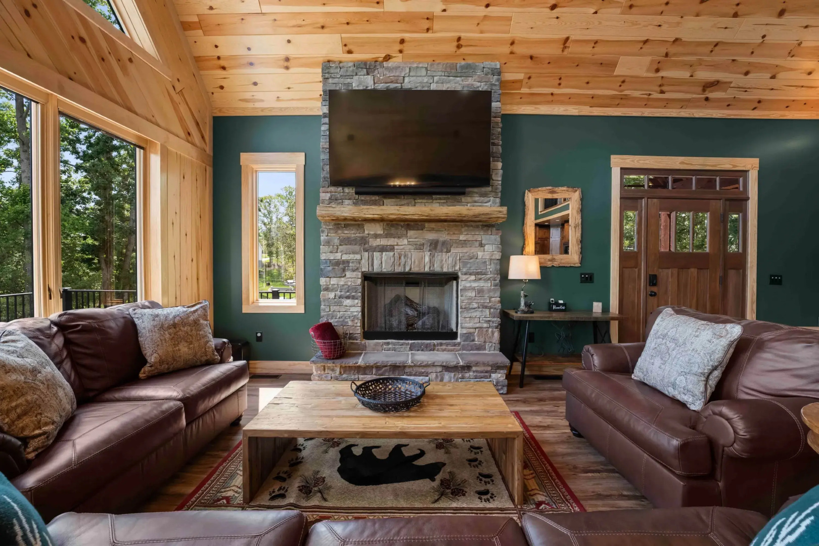 Black Bear Lodge by Avantstay Lakefront Dock Pool Theater Sleeps 20