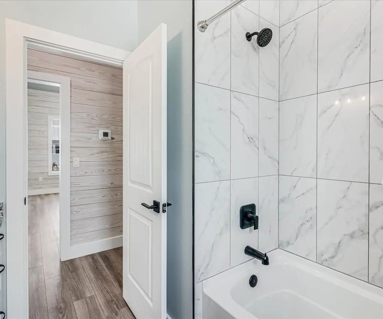 Sunshine And Flip Flops Sp114 4 Bedroom Home by RedAwning