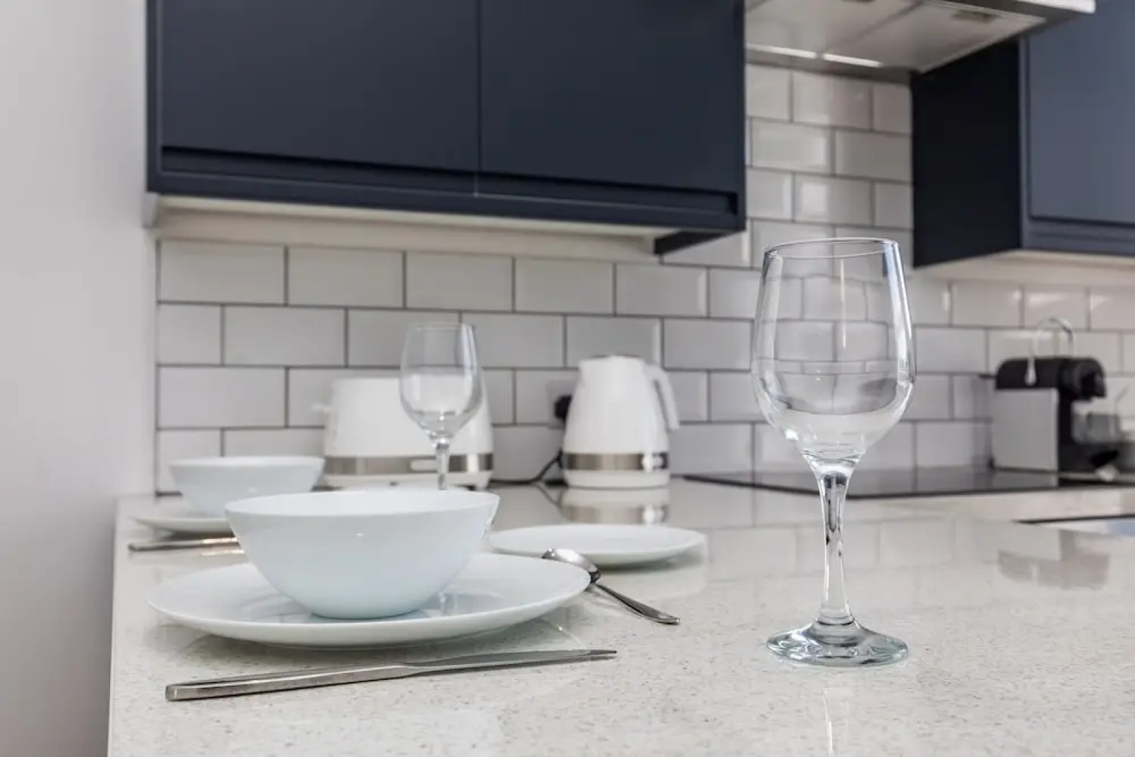 Hazelgrove Apartment | By Huluki Sussex Stays