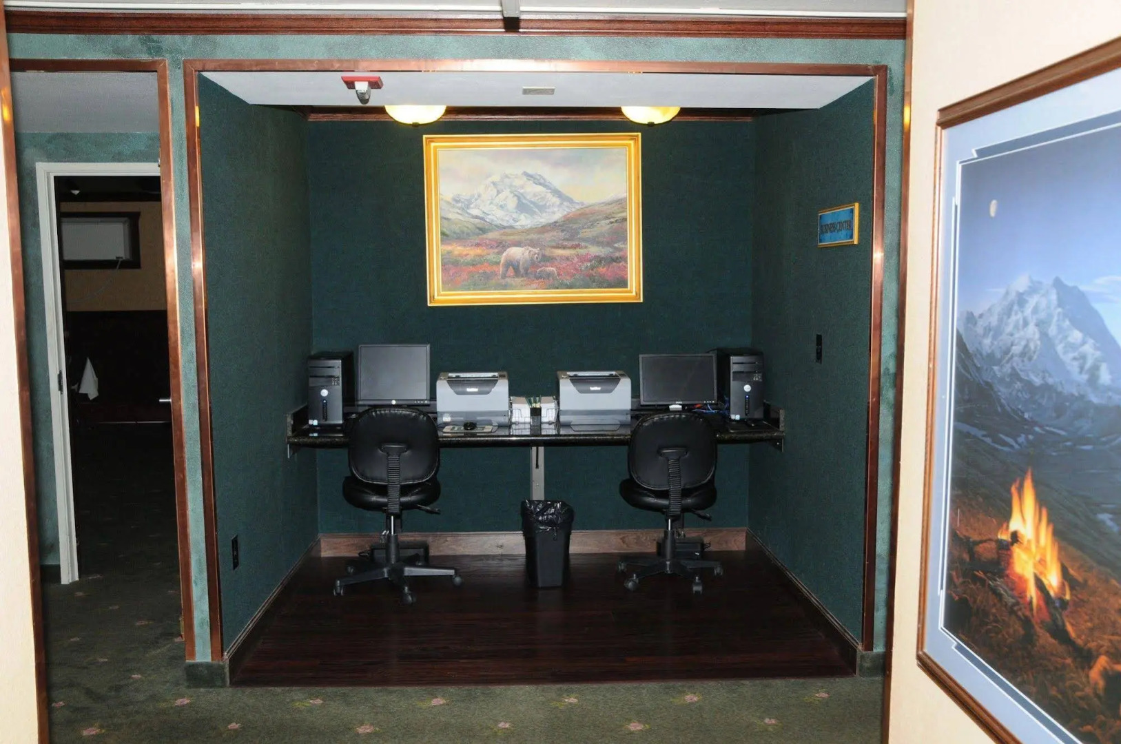 Pike's Waterfront Lodge