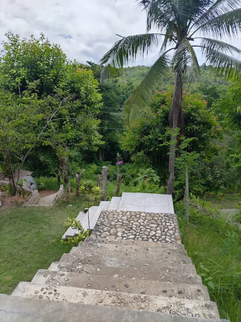 Siquijor Overlooking House 100 Meters Before Cambugahay Falls