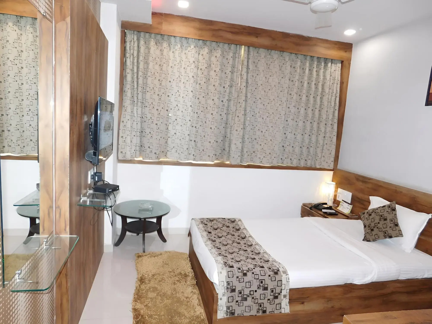 V by Vinnca Hotel Shiva