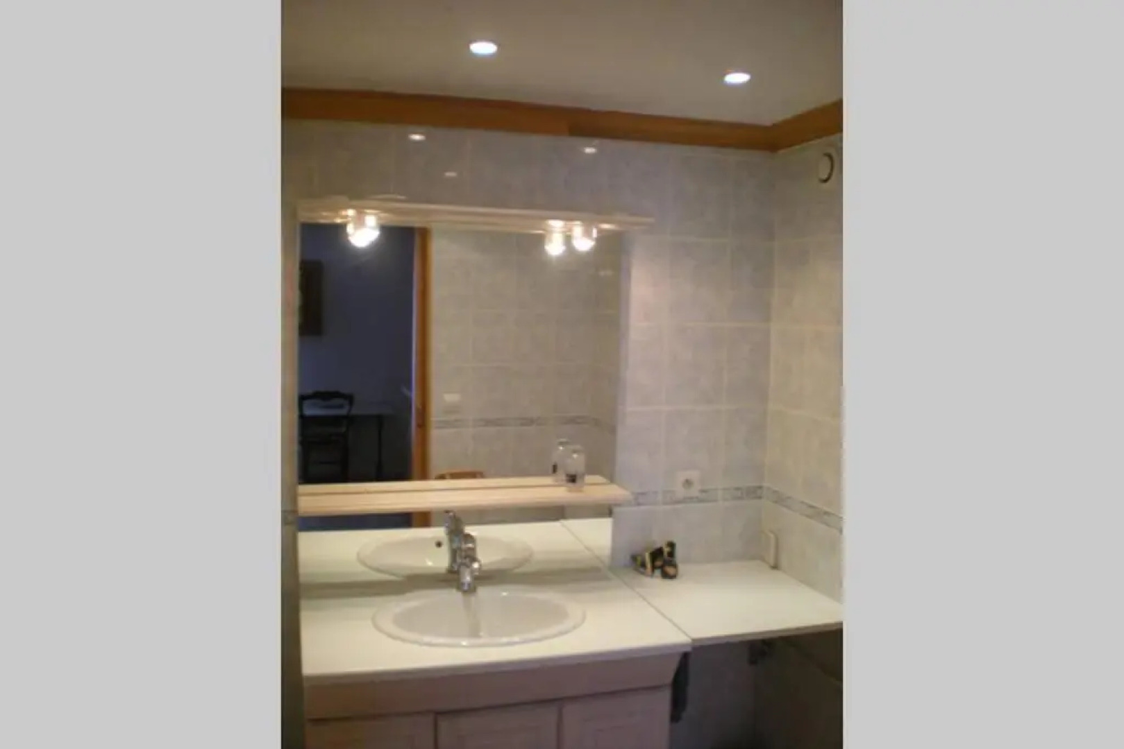 A4 km de Megève très joli studio avec jacuzzi ,vue sur les montagnes au calme