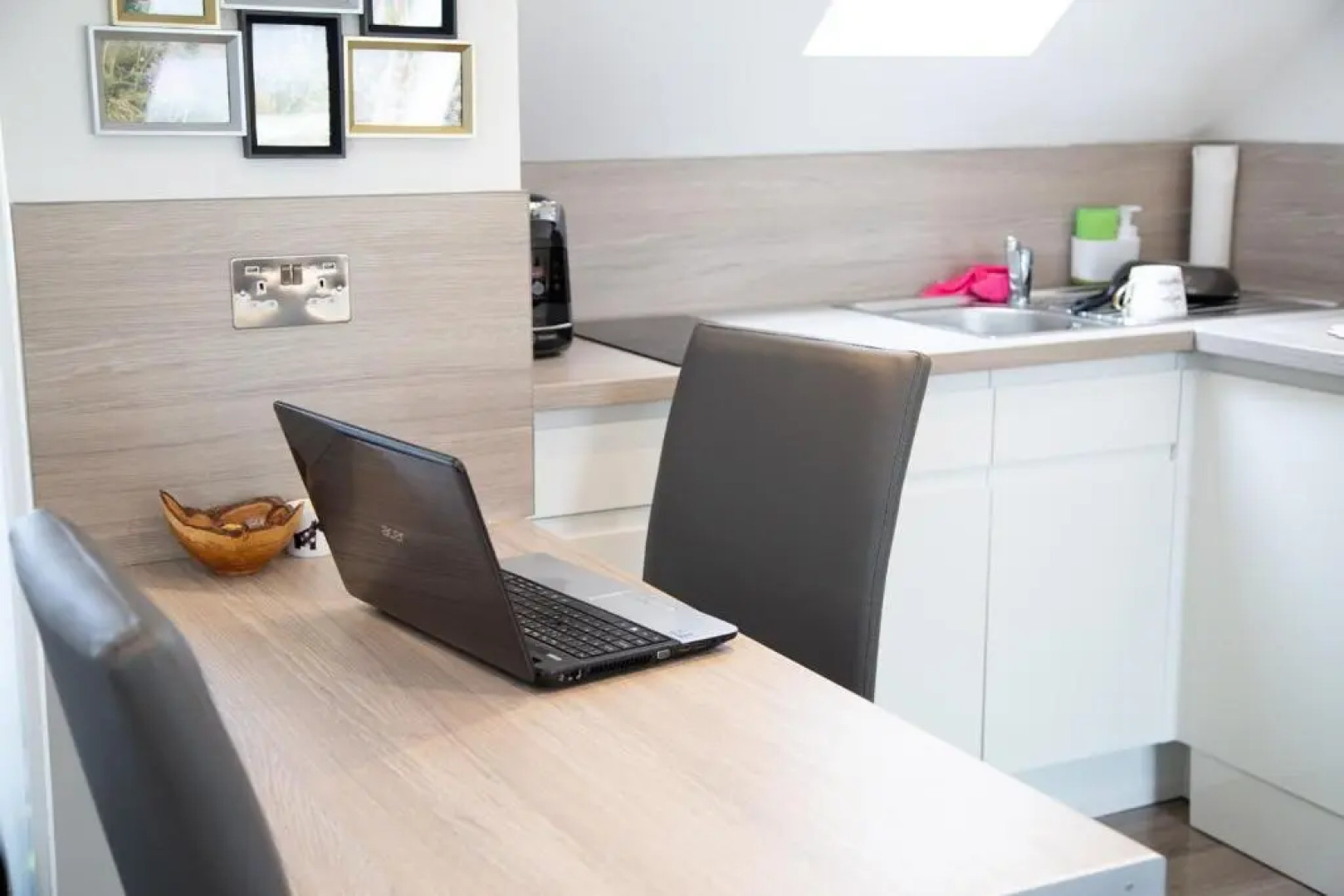 Allt Mor Rentals - Chalet with hot tub, And Studio Apartment with balcony