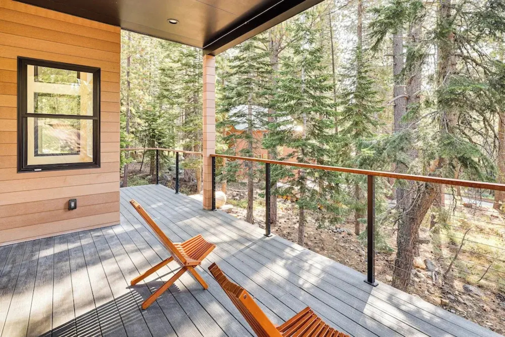 4 Mi to Soda Springs Resort: Hot Tub Hideaway!