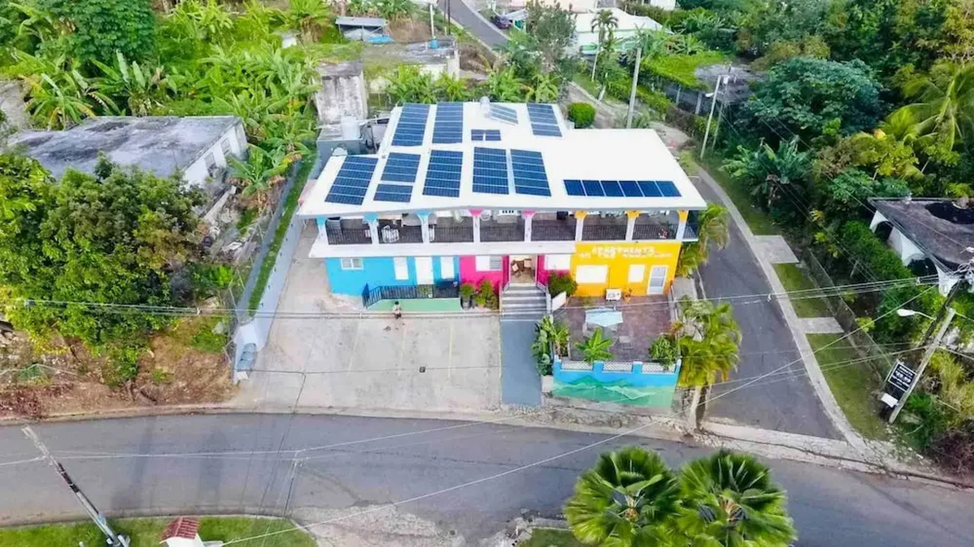 Rainforesthouse1-bl in Ceiba