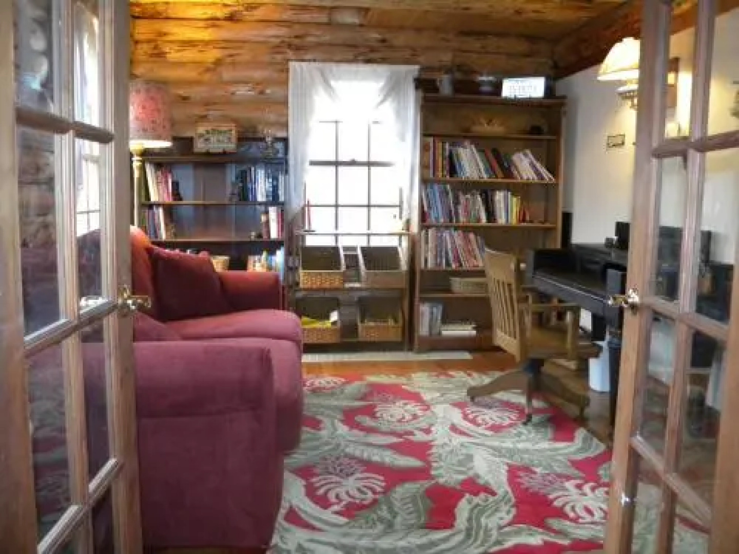 Rose And Goat Retreat - Mountain View Apartment