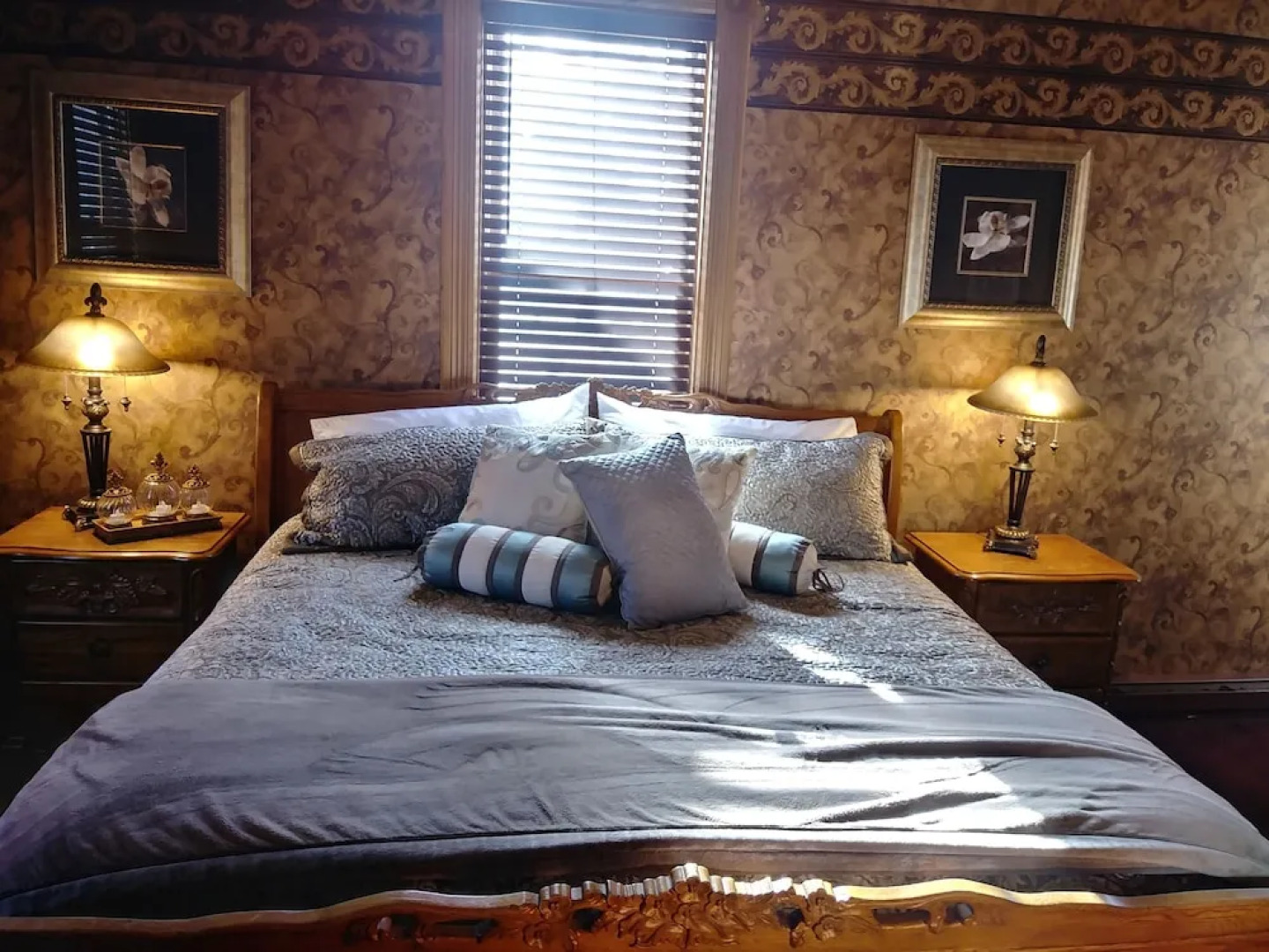 Thayer's Historic Bed n' Breakfast