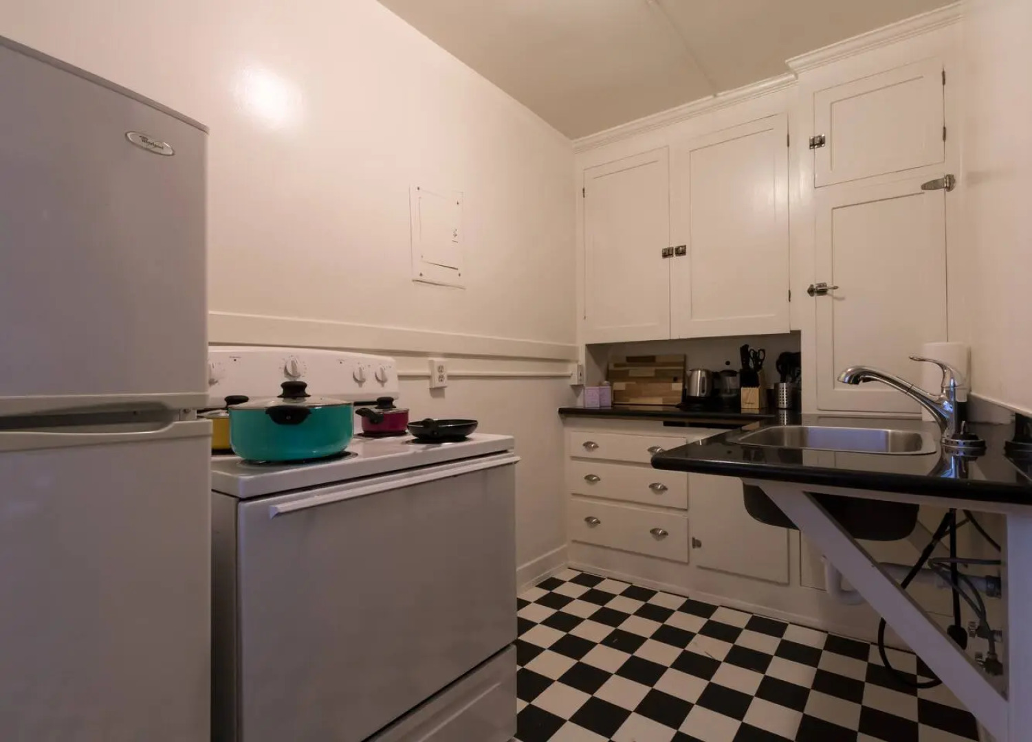 Authentic Brick Condo - Great Wifi & little extras included!