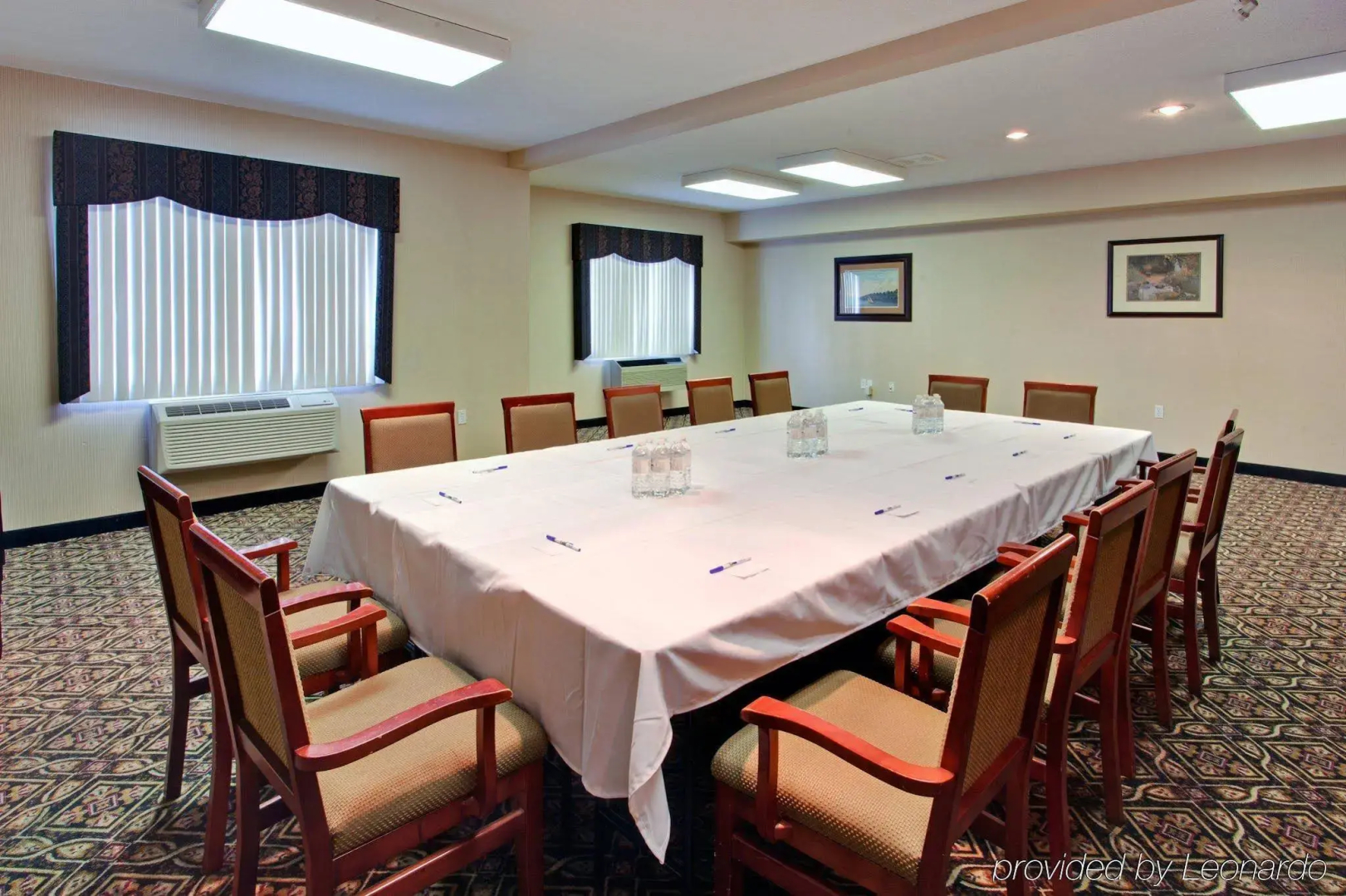 Holiday Inn Express Hotel & Suites Calgary S-Macleod Trail S by IHG