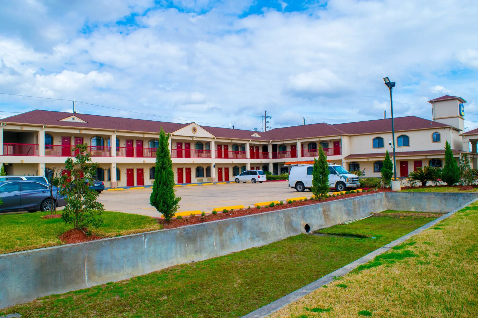 Scottish Inn & Suites