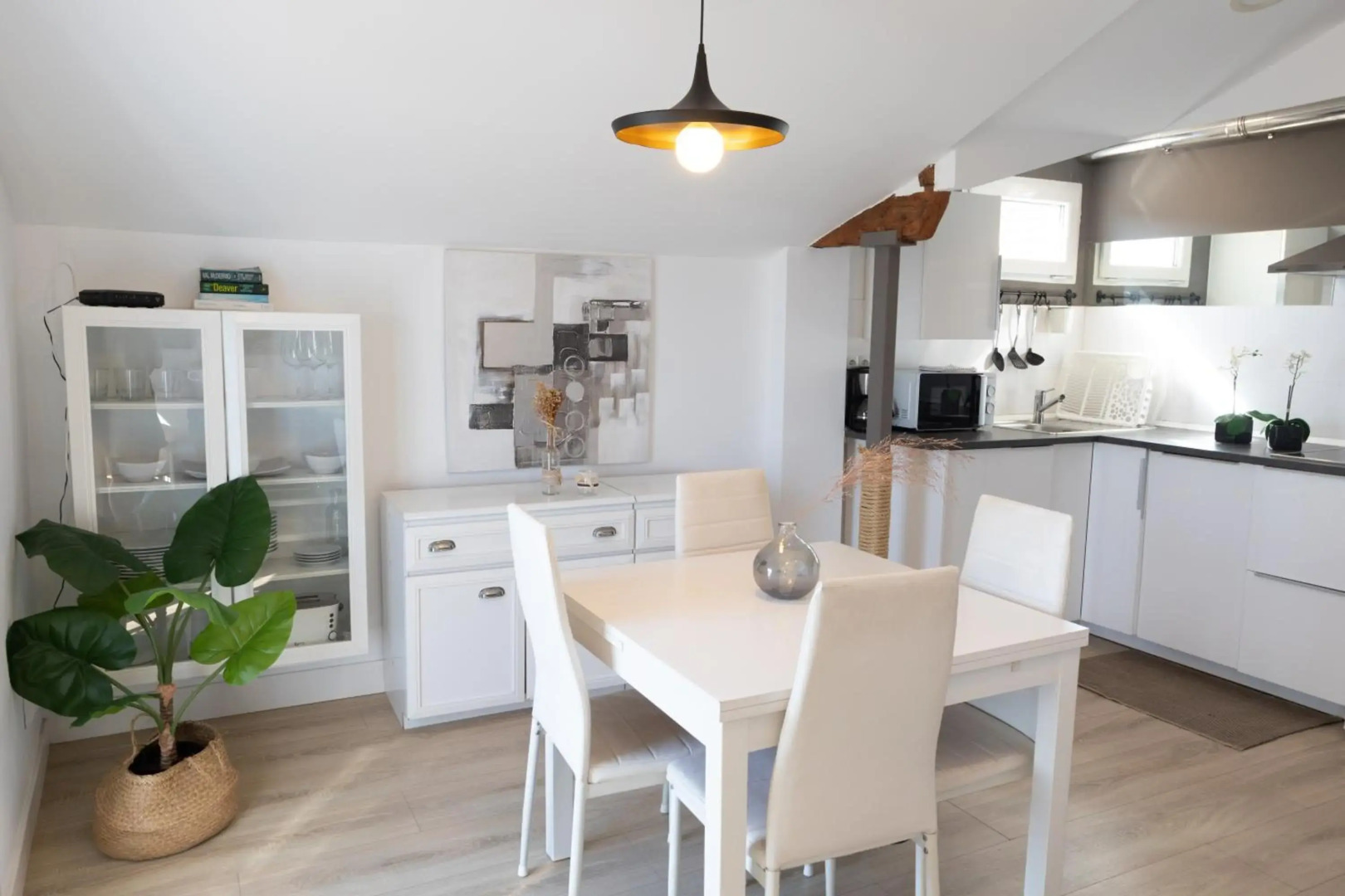 Torrontero con vistas al mar