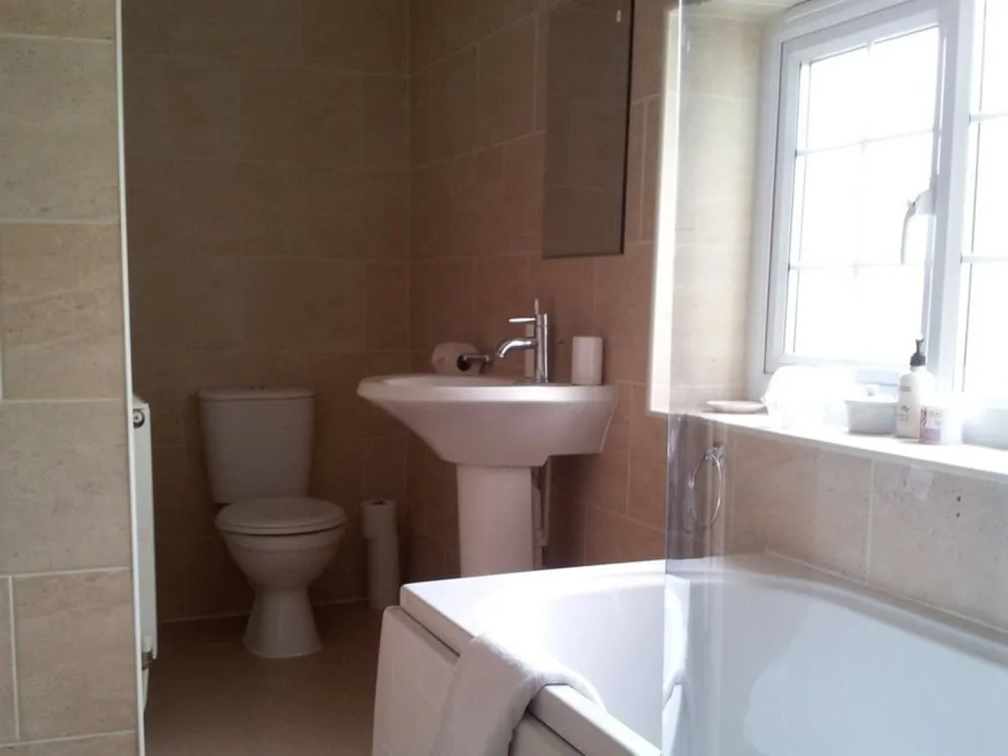 The Three Horseshoes