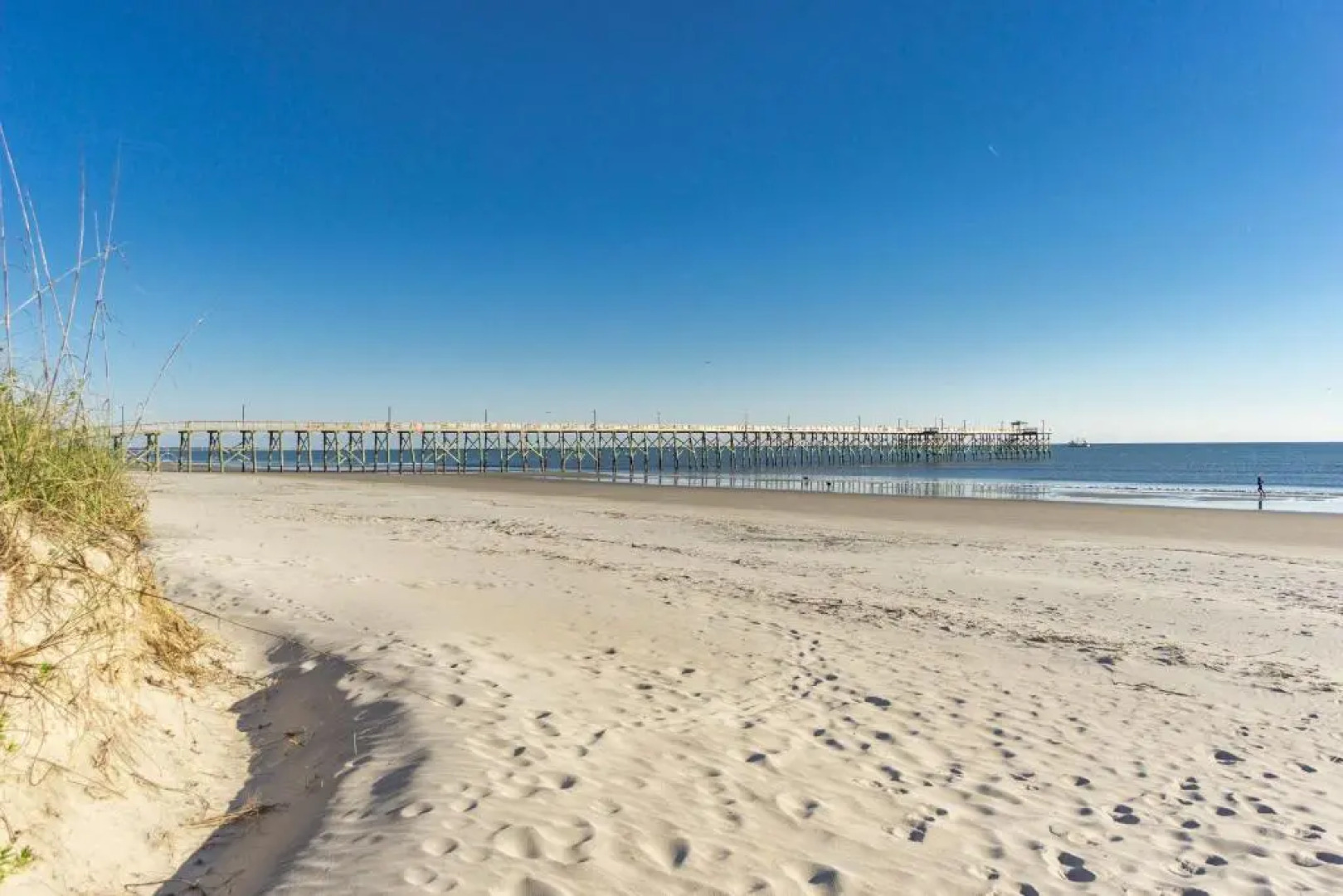 Beach Barn by Oak Island Accommodations