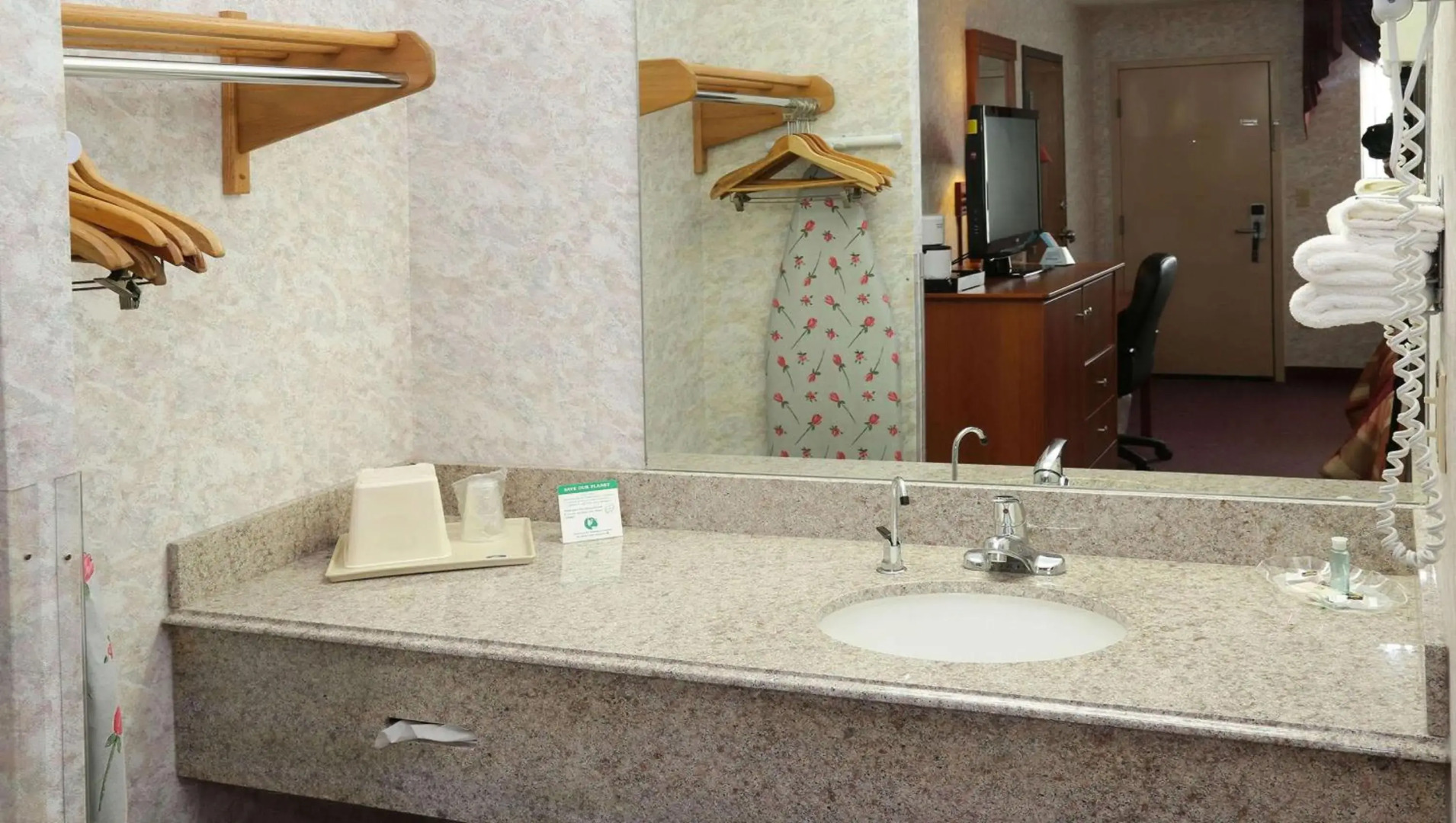 Magnuson Hotel Howell