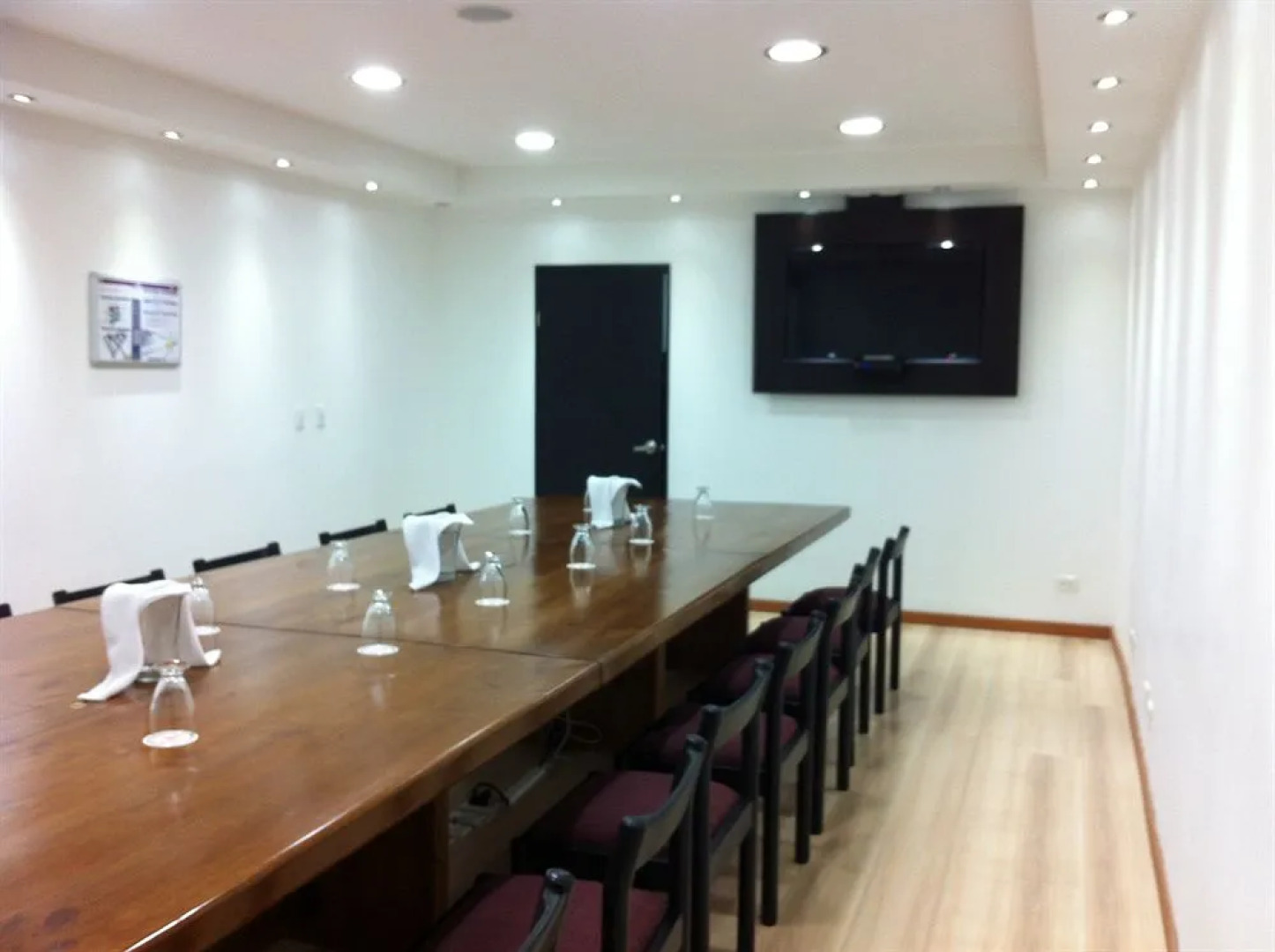 Hotel Hunza Y Centro De Convenciones