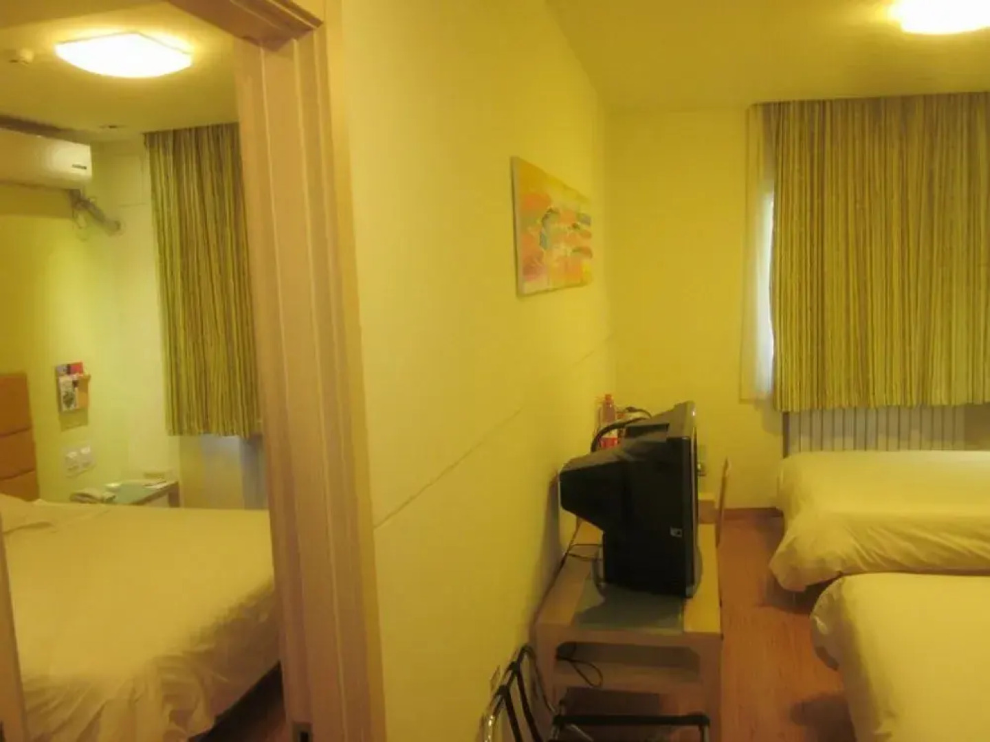 银座佳驿酒店(潍坊四平路泰华城风筝广场店)