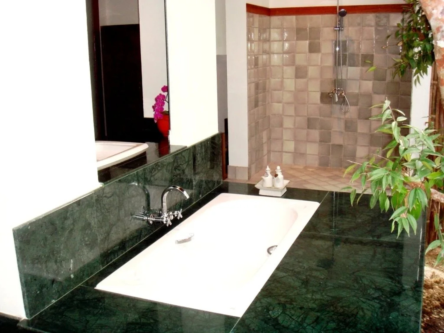 Manee Dheva Resort & Spa