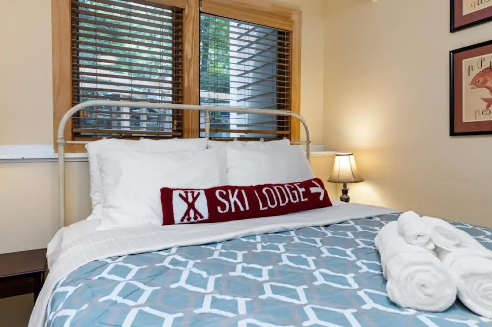 Summer 2B 2B Condo Wintergreen Ridges Pool Access