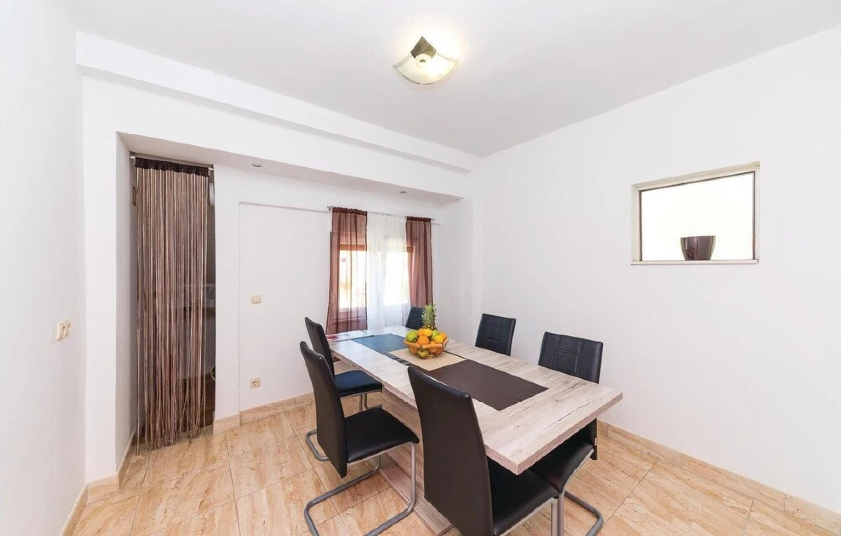 Stunning Home in Kastel Stari With Wifi, 6 Bedrooms and Jacuzzi