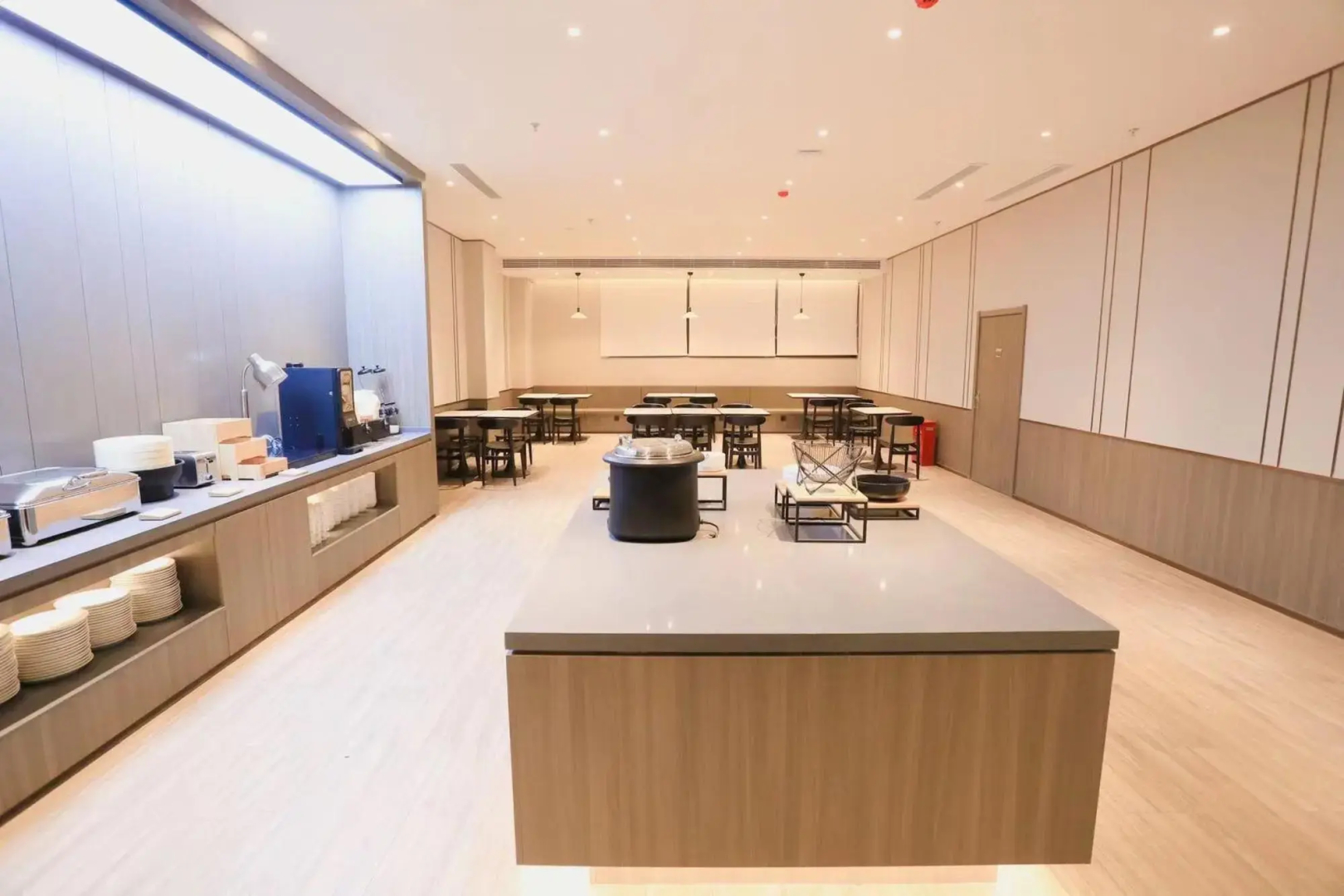 HanTing Hotel (Huludao Yuhuang Mall)
