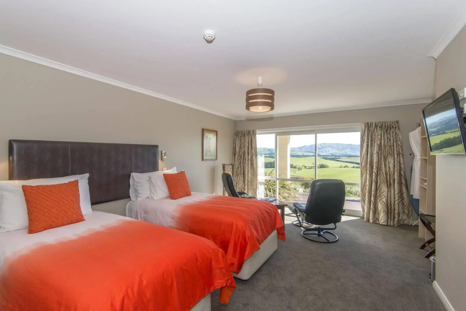 Ribbonwood Country House