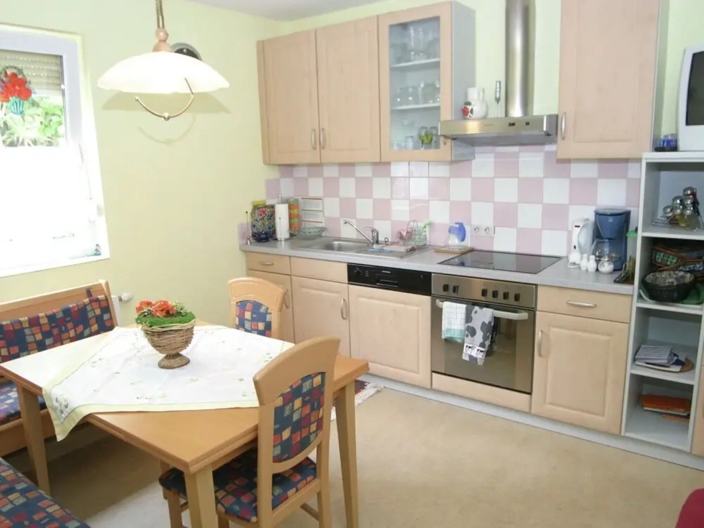 Comfy Apartment With Terrace, Garden, Bbq, Parking, Playroom
