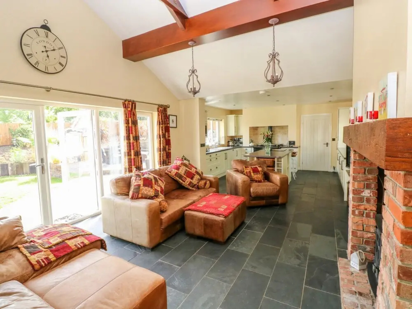 1 Homecroft Bungalows