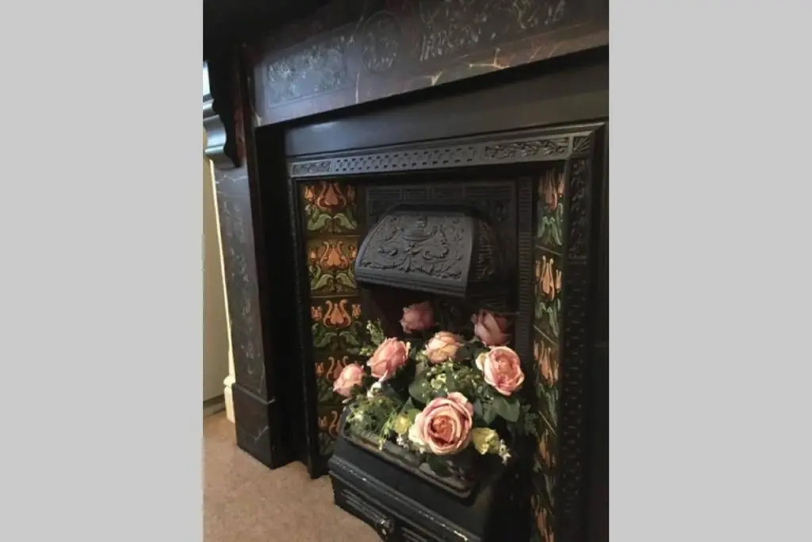 Spacious & Cozy Mid Wales Town Centre Apartment, With Bike Storage