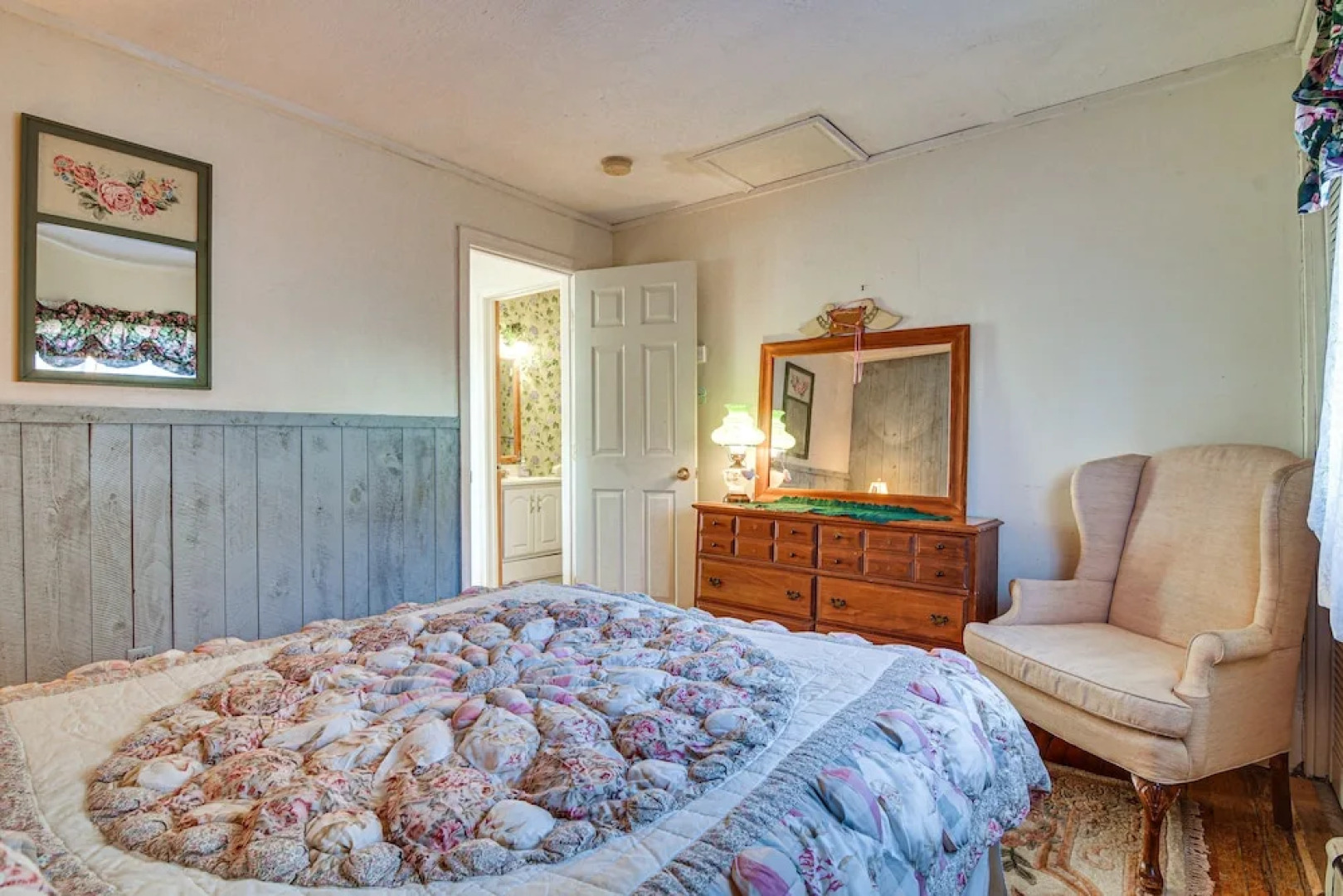 Ellis River Cottage ~ 3 Mi to Attitash Mountain!