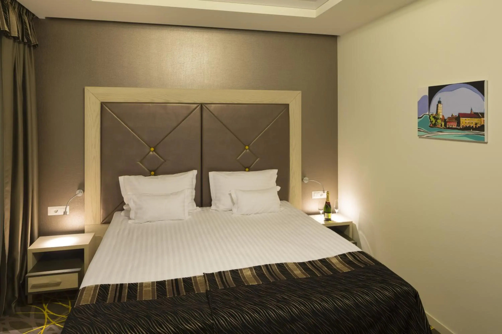 Exclusive Hotel & More