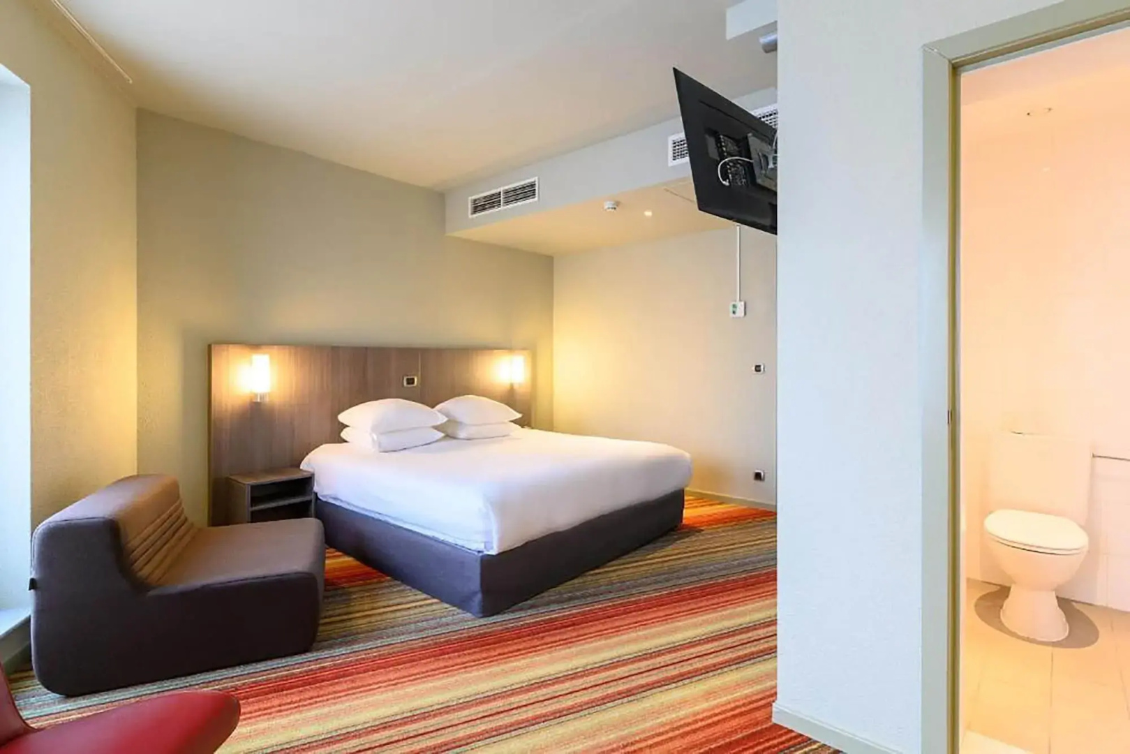 Alma Grand Place Hotel