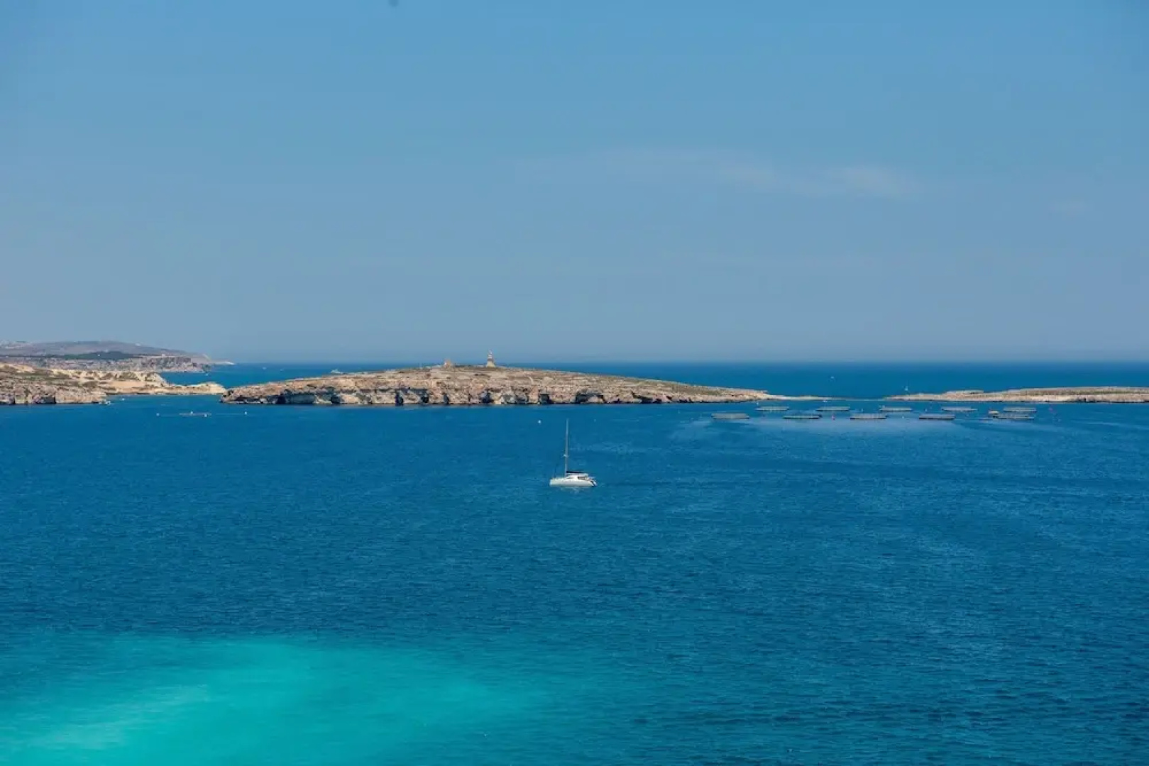 Islet Seafront Penthouse with Hot tub