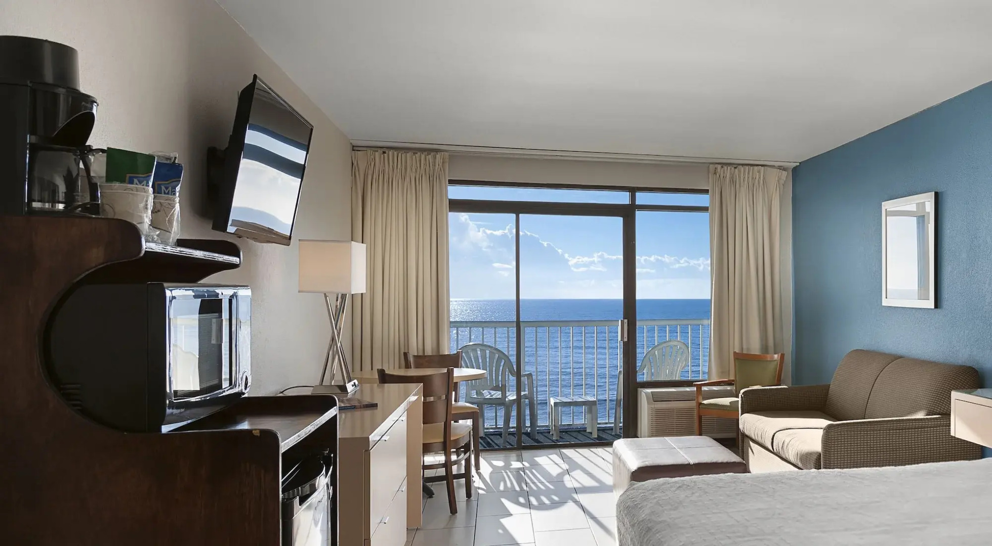 Captain's Quarters Resort