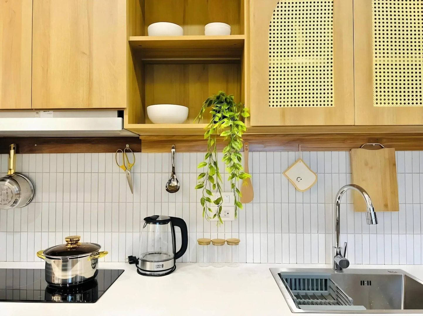 iRest Orange Tay Ho Lakeside Apartment