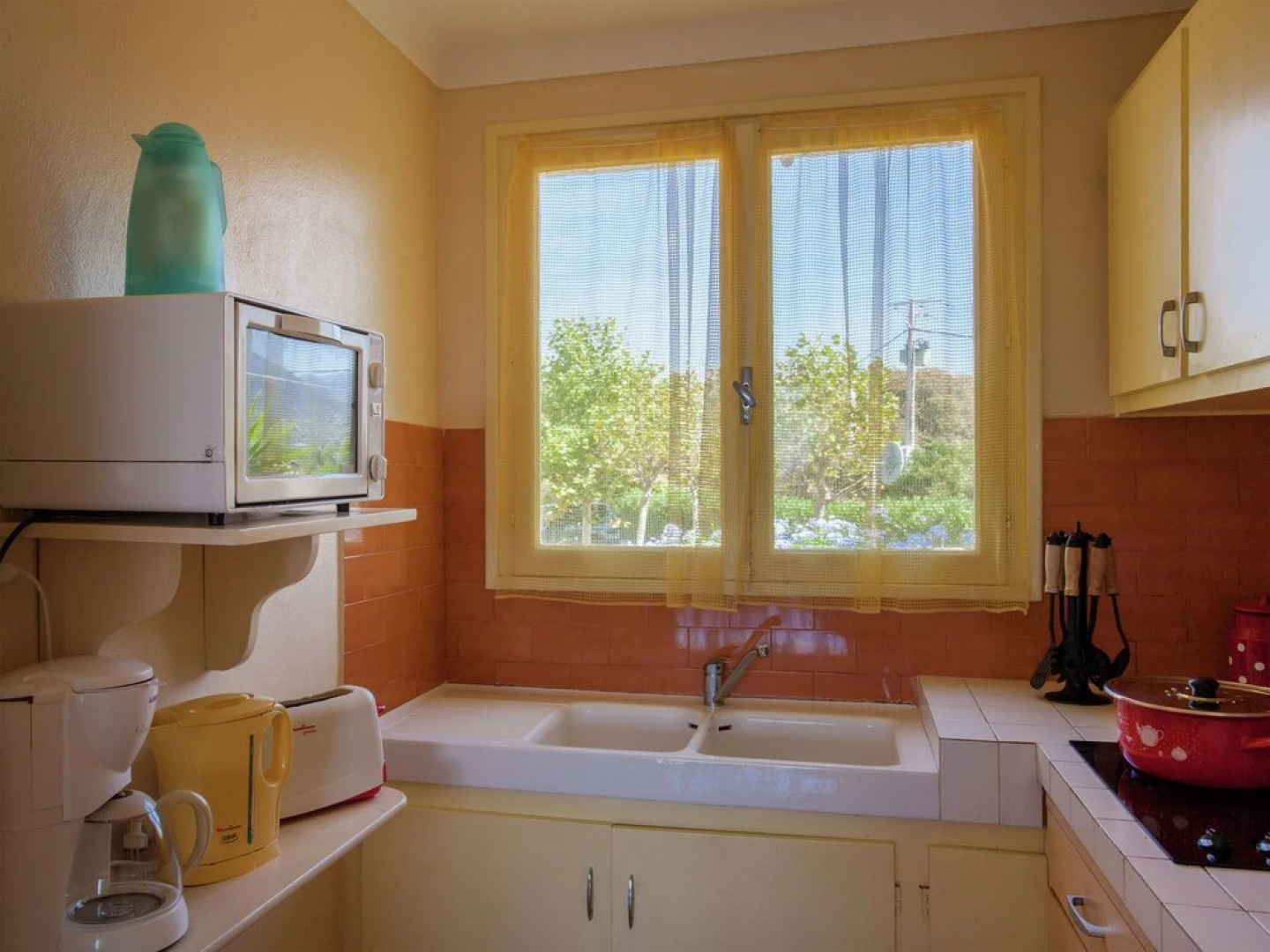 Cosy Holiday Home in CargÃ¨se Corse-du-Sud near Sea