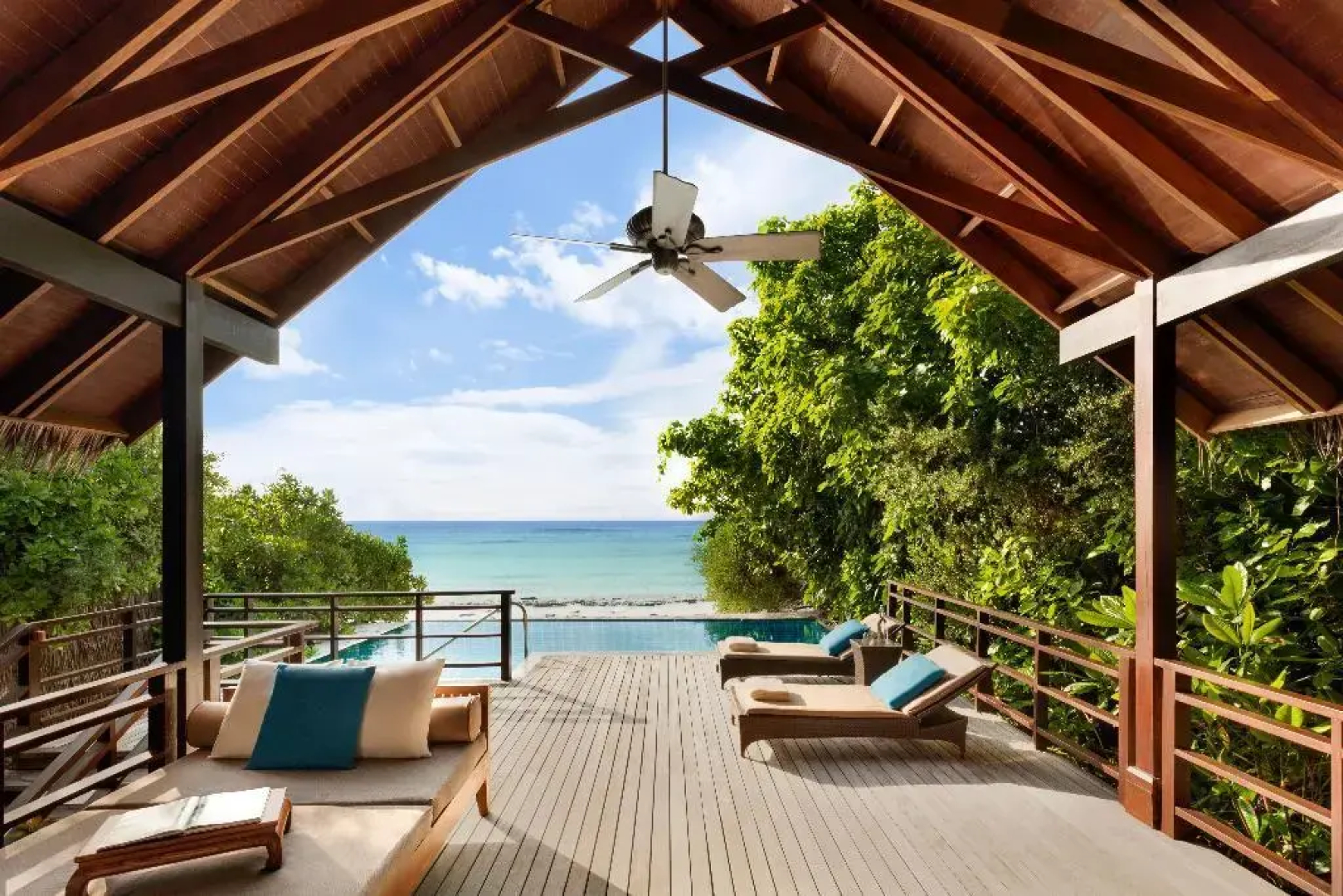 Shangri-Las Villingili Resort and Spa Maldives