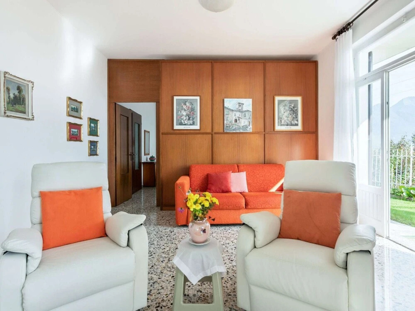 Delightful Villa With Garden