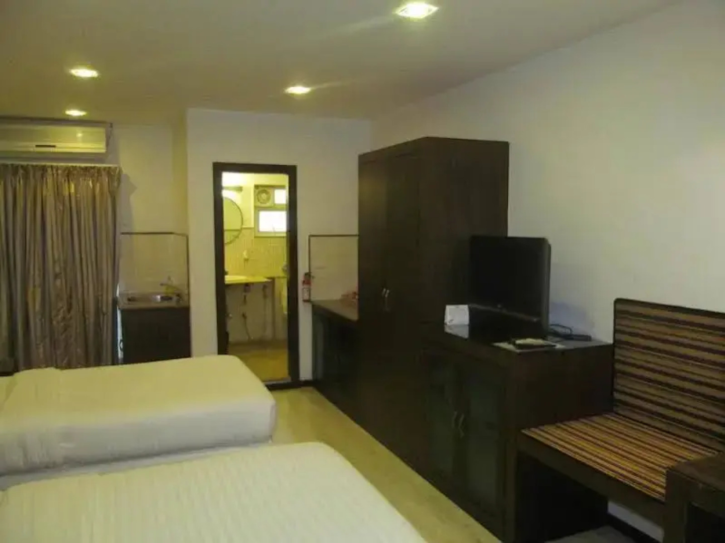 Shilton Residence Hotel