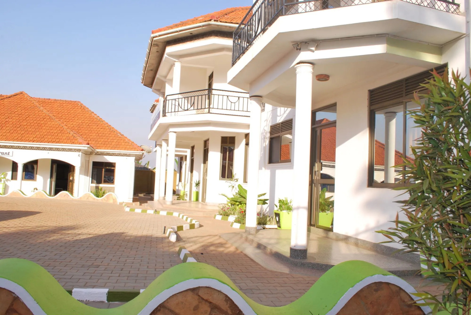 Mowicribs Hotel & Spa