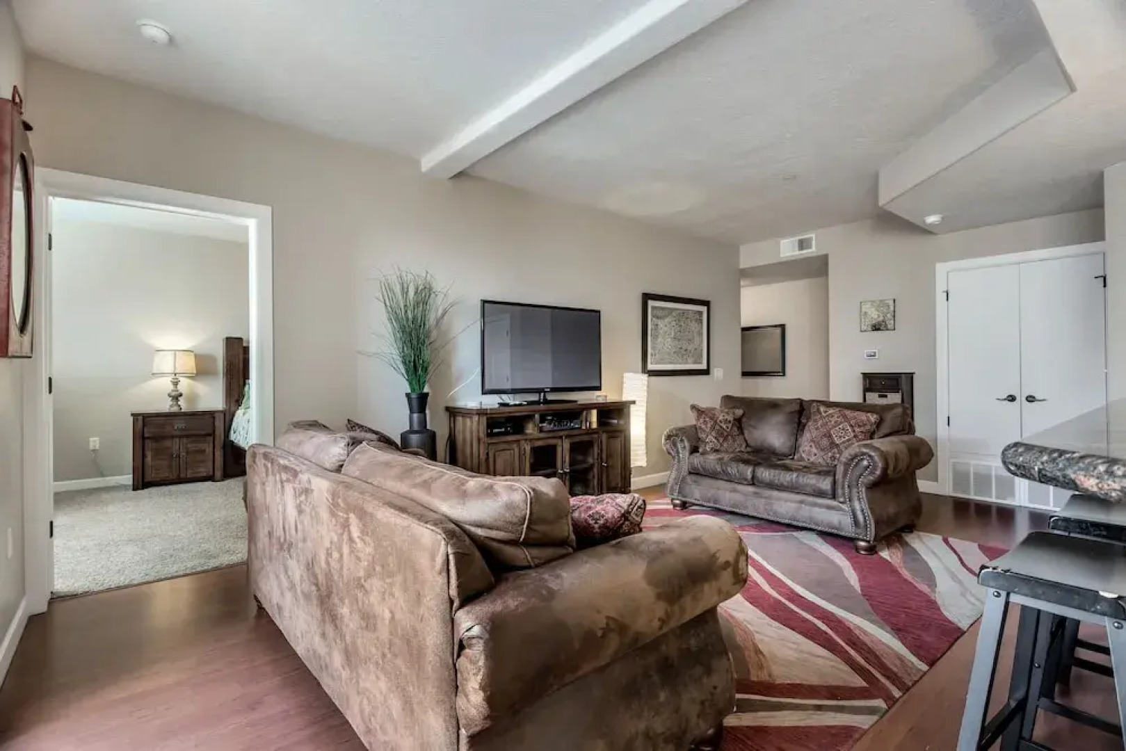 Citifront B 3 Bedroom Condo by RedAwning