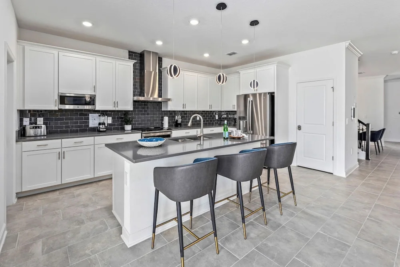 Harbor Island Beach Club by Villatel