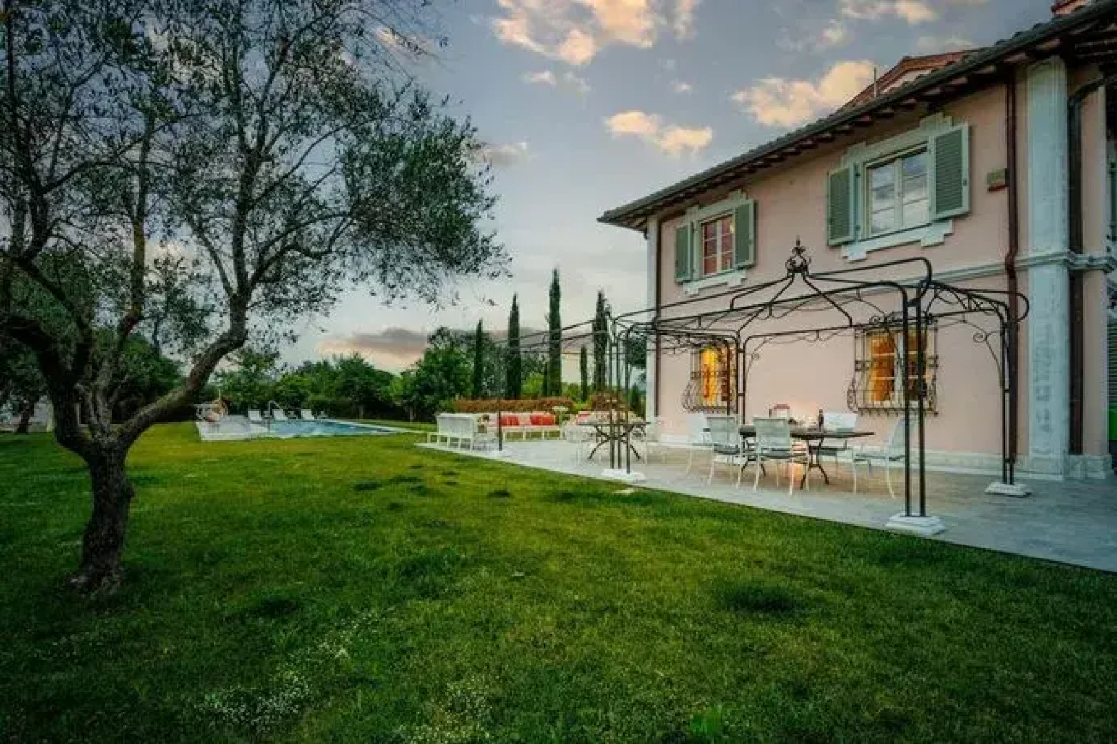 Villa Alpaca in Orentano