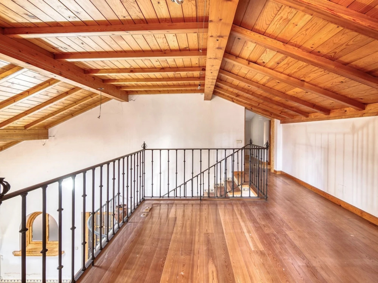 Fascinating Holiday Home in Villacañas With Swimming Pool