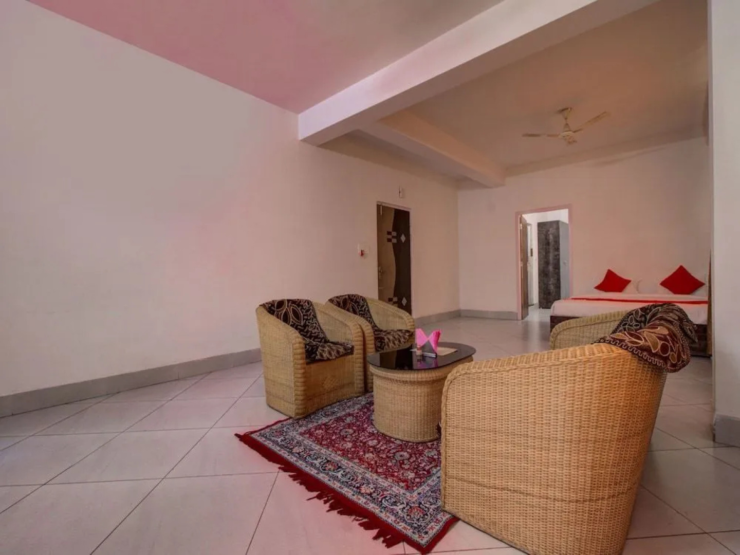 OYO 15636 Mountain Green