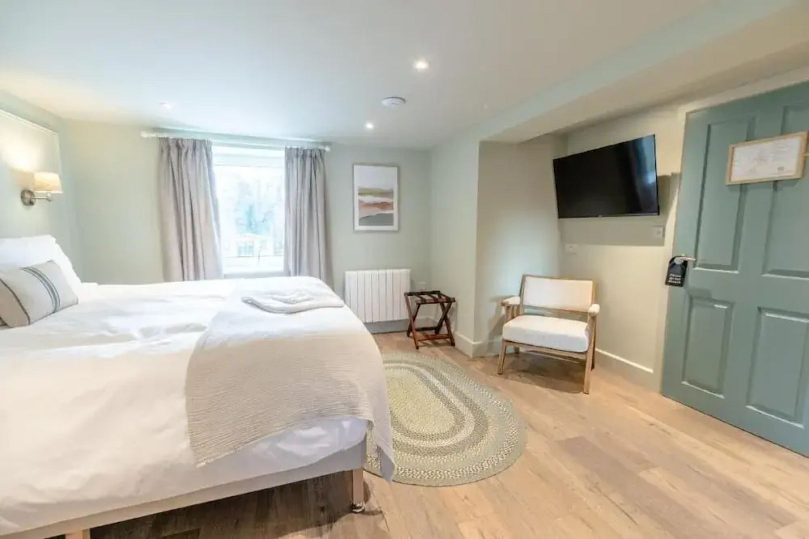 Glan Yr Afon Riverside